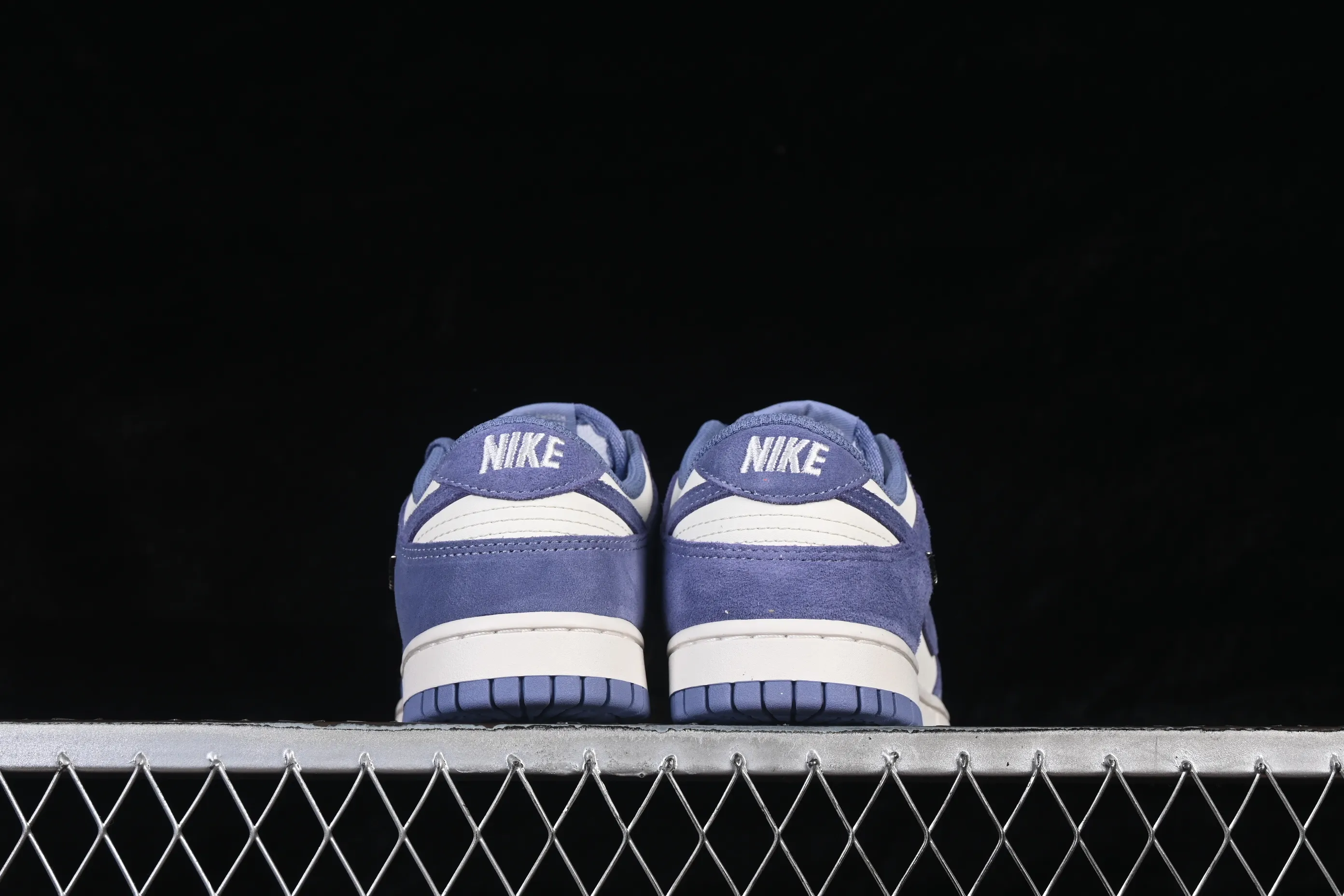 All Categories Nk SB Dunk Series Nk SB Dunk Low Low-top sneakers Nike SB Dunk Low Year of the Horse Blue and White Low-top casual sneakers IB4417-103